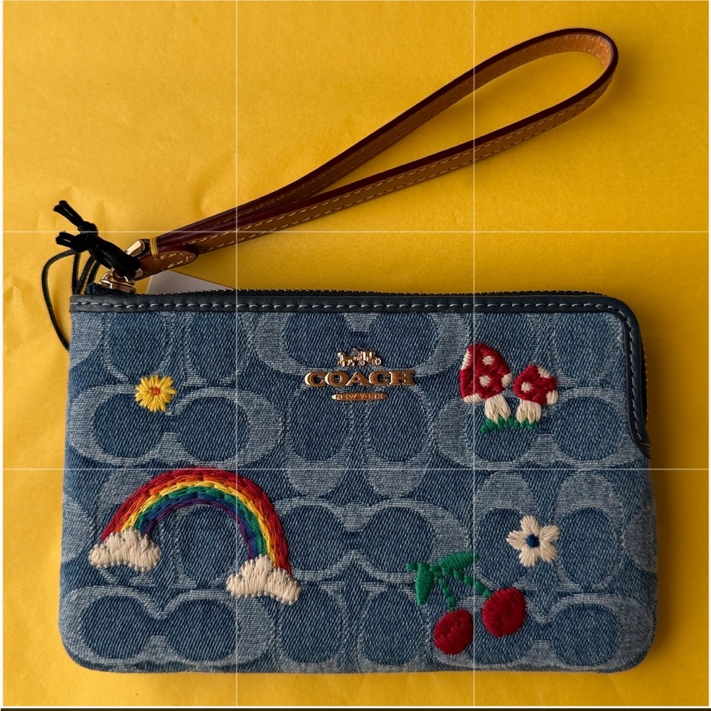 πππ COACH ZIP WRISTLET IN SIGNATURE DENIM πππ NWT πππ - Picture 12 of 16